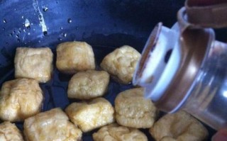 美味易做的以油豆腐菜谱（营养美味的以油豆腐做法，让您成为家庭主厨）