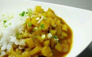 家庭自制蔬菜咖喱饭（健康营养，美味可口）