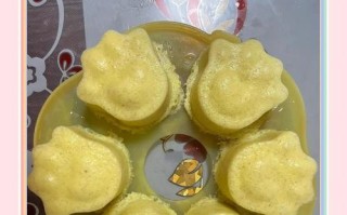 香蕉冰激凌的制作方法（用新鲜香蕉和奶油打造口感细腻的冰激凌）