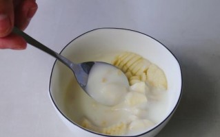 DIY鲜榨车厘子香蕉酸奶，营养健康又美味（做法简单易学，营养丰富，让你爱上它）