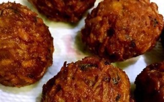手把手教你做美味糖醋藕圆（传统美食新做法，营养美味轻松搞定）