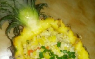 新疆风味菠萝蛋炒饭的制作方法（享受新疆美食的烹饪技巧）