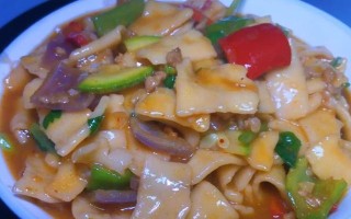 五色炒面片，让你感受不一样的美味世界（手工制作，色彩丰富，口感独特，健康营养）