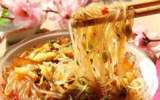 手把手教你制作美味肉丝酸辣粉（用简单步骤，烹制浓香味美的肉丝酸辣粉）