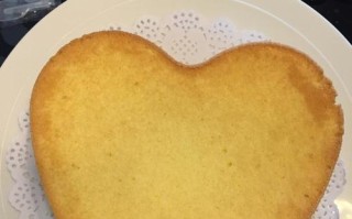 心形小蛋糕的制作方法（用爱与甜蜜为心形小蛋糕加分）