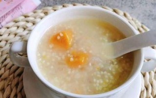 小米银耳粥的制作方法（健康美味的早餐）