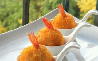 香炸芝士馅土豆虾球（独家秘制，外酥里嫩；每一口都是惊喜。）