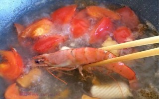 探秘美味鲜虾丸子面（让你的味蕾在这里尽情享受美食盛宴）