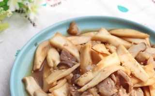 以鲜菇凉拌脆瓜，清爽美味健康（做法简单易学，营养丰富又美味，让你欲罢不能）