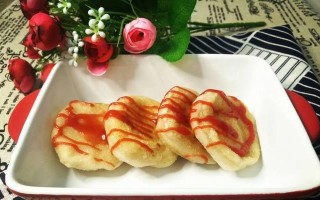 用樱花香蕉糯米做改良版的糯米滋（以春之美味做变革，糯米滋焕发新风）