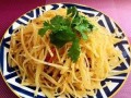 学会酸辣土豆丝的做法（健康美味必备，传统佳肴烹饪技巧全揭秘）