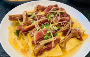 以西芹和千张做的美味佳肴（以西芹和千张做的美味佳肴）