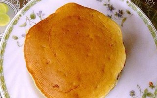 香蕉鸡蛋松饼，营养美味的早餐佳选（简单易做，食材常见，营养丰富的家庭早餐选择）
