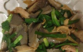 小平菇炒瘦肉，营养美味又简单（以小平菇为主角的营养搭档——瘦肉，一起炒出多样化美味）