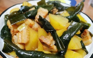 用土豆海带烧肉制作美味佳肴（掌握土豆海带烧肉的做法，轻松享用美食）