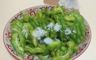 四招去除苦瓜苦味，让你爱上苦瓜