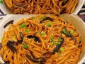 美味炸酱面的秘密——加入杏鲍菇！（做法简单易学，享受美食盛宴）