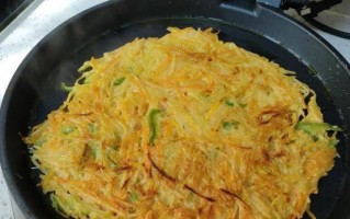 土豆青椒饼的做法（香脆口感，营养丰富，让你爱不释手）
