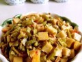 咸豆角不面筋，口感升级又健康（用纯天然材料制作，让你爱上素食生活）