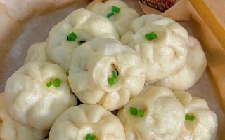 香菇酱肉小笼包制作全攻略（以家庭厨房为基础，学会用简单的食材做出颜值与口感俱佳的小笼包）