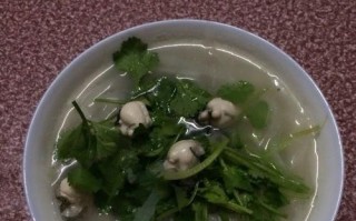 美味生蚝粥的做法（以新鲜海蚝为主要食材，口感鲜美的家常粥菜）