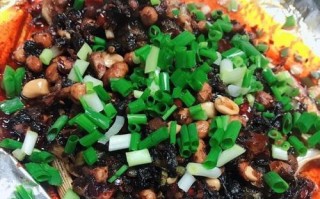 香辣烤鱼的制作方法（一道美味健康的家常菜）