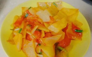 营养丰富的西红柿土豆片（简单易做，健康美味）