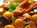私房板栗烧鸡，秋日食材的完美搭配（从选材到烹制，一步步教你做出美味佳肴）