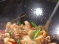 蒜心炒墨鱼美味又健康（做法简单易学，口感鲜美，营养丰富）