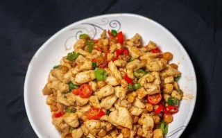 双椒面筋鸡丁的美味制作方法（让你的口腔体验前所未有的美味佳肴）