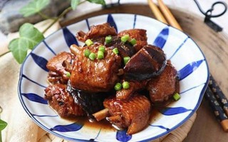 香菇烧鸡翅的做法（简单易学，美味可口，让你爱不释手）