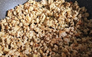 美味新派炸酱的制作方法（做出口感细腻、色泽诱人的炸酱）