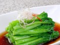 美味营养蒜蓉菜芯的做法（健康美食不可错过，以蒜蓉为主角的菜芯做法）