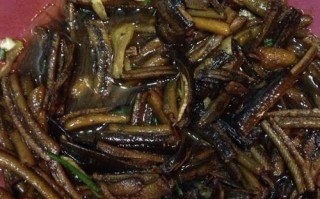 素炒鳝鱼丝做法大全（健康美味，轻松上手）