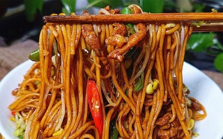 孜然肉丝炒面，美味佳肴不容错过！（口感绝佳，简单易做，美食达人必备。）