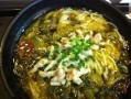 酸菜肉末面，浓香味美！（以酸菜为基调，肉末为点缀的经典面条。）