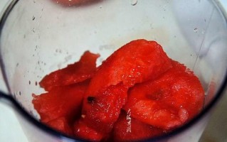西瓜美食大全（用西瓜打造多种美味食物）
