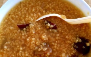 小米红药粥的制作方法和营养价值（让你在秋季健康美味饮食，红药粥营养丰富，小米粥易消化）