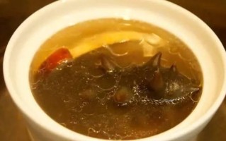 松茸新西兰花胶汤的家常制作方法（以松茸、新西兰花和胶汤为主要食材，汤味鲜美，营养丰富）