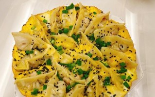 意面酱料抱蛋披萨，美味诱人的创意美食