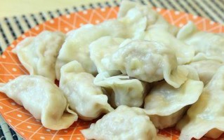 玉米高丽菜水饺的制作方法（自制美味水饺，玉米与高丽菜的完美结合）