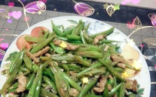 用肉末炒出美味豆角丝（家常料理，营养丰富）