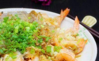 美味可口的蒜蓉粉丝蒸鲍仔（家庭厨房也能轻松做出高档美食！）