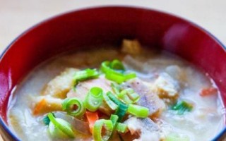 深夜味噌汤，让你舒服过夜（做法简单，美味可口，轻松打造舒适深夜生活）