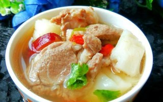山药黄瓜肉片汤的做法（营养丰富的家常汤菜/山药和黄瓜的搭配/丰富多彩的口感）