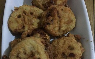 香酥藕盒，美味爆棚！（手把手教你做出香酥可口的藕盒）