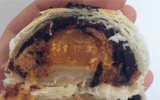 健康又美味的无油低脂红豆卷（一口咬下，尽享健康与美味）