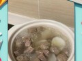 白萝卜炖五花肉的家常做法（营养丰富、味道鲜美，炖出香气扑鼻的一道菜）
