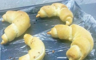 用液种发酵打造松软美味果仁面包（掌握液种制作技巧，让面包更加美味口感）