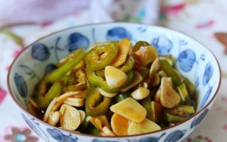 爽口小菜的做法大全（美食家必备，口感鲜美，营养丰富）